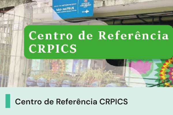 A imagem possui o fundo de uma foto de um centro de atendimento, acima e abaixo uma faixa verde com o texto 